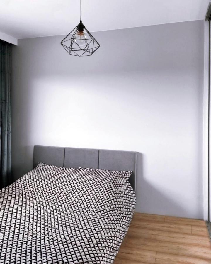 Elegant 1-Bedroom Flat With Balcony Near فروتسواف المظهر الخارجي الصورة